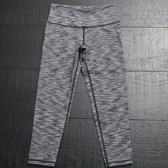 Victoria's Secret Sport Capri - Picture 3 of 7